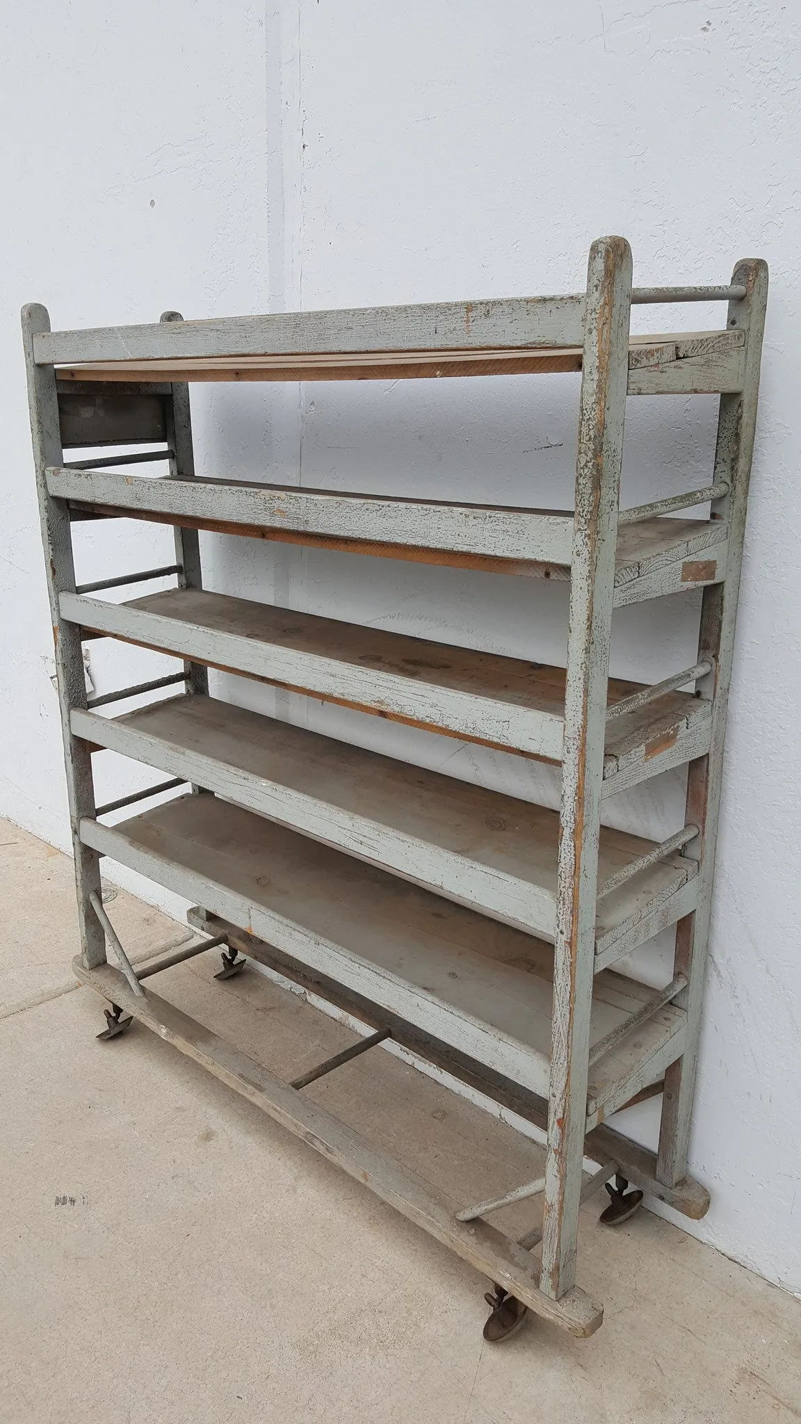 5 Tier Antique Gray Rolling Rack