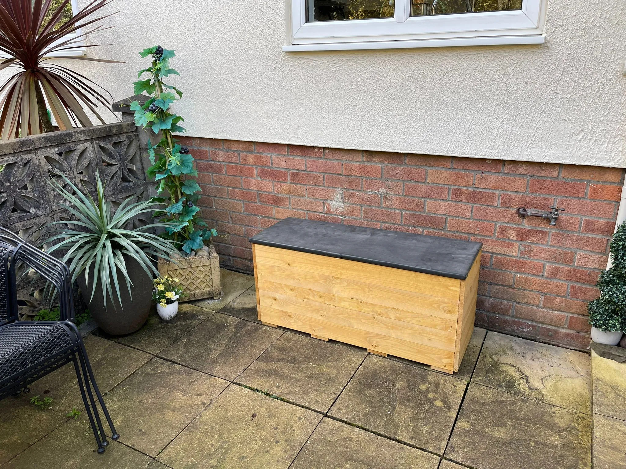 Mini Bench with EPDM Lid
