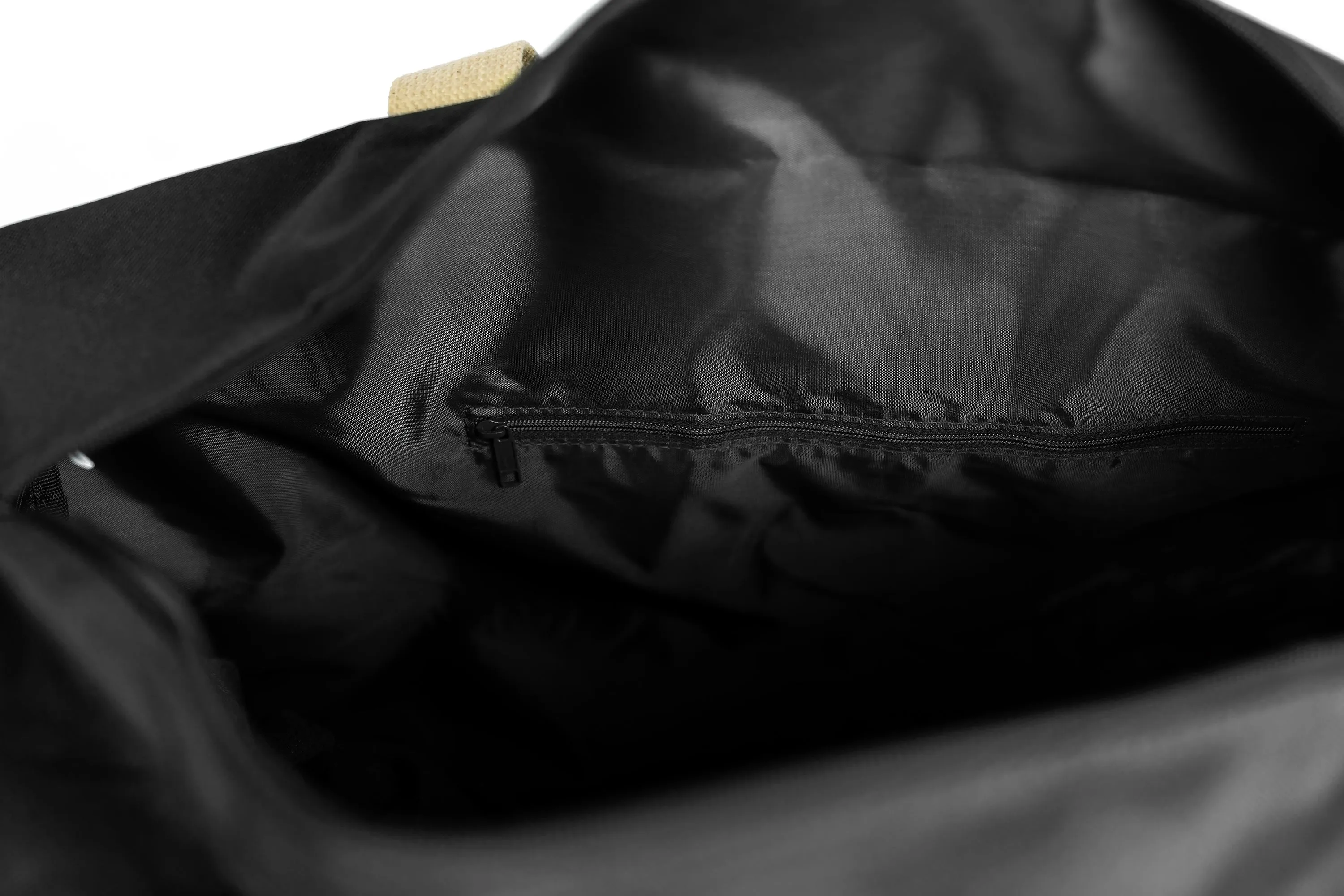 NO HAND OUTS DUFFEL BAG - BLACK
