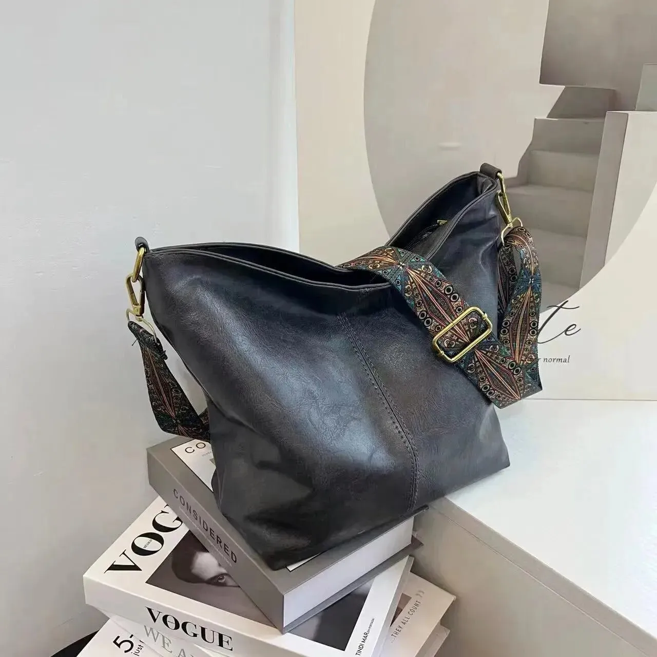Retro Geometric Wide Strap Hobo-Style Crossbody Shoulder Bag
